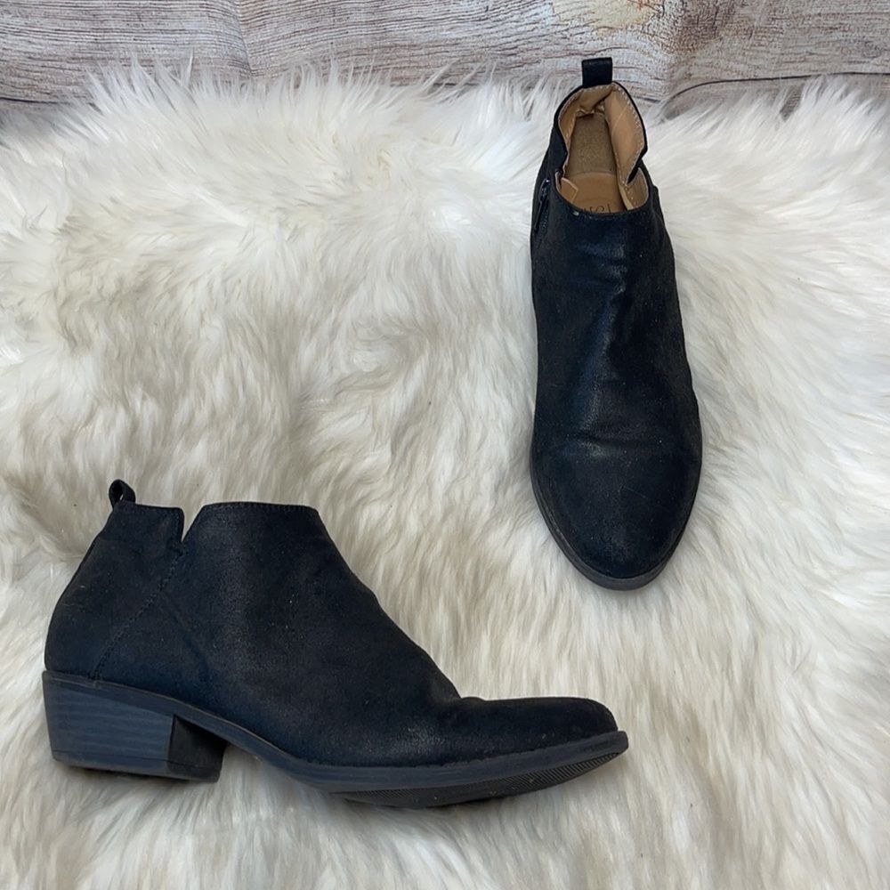 BKE Solely Black‎ Black Sueded Booties Sz